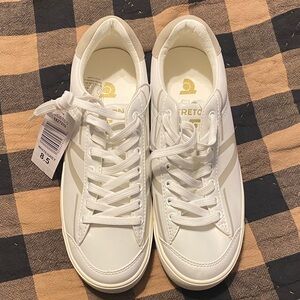 NWT Tretorn Sneakers